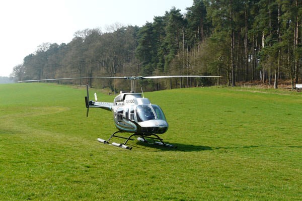 18 Mile Helicopter Pleasure Flight with Bubbly for Two 