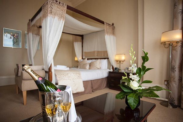 Romantic Stay with Bubbles