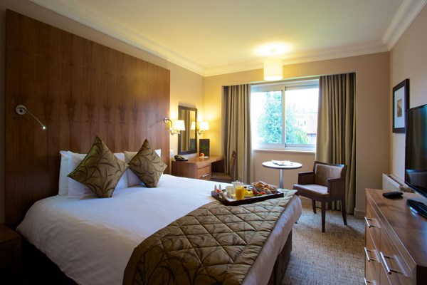 Luxury Overnight Stay with Dinner and Fizz for Two at Aubrey Park Hotel Luxury Overnight Stay with Dinner and Fizz for Two at Aubrey Park Hotel