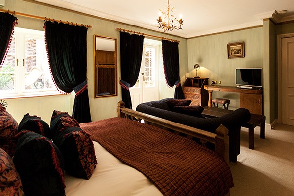 One Night Stay with 60 Minute Treatment and Dinner for Two at Charlton House Hotel and Spa