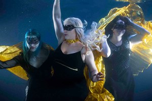 Group Underwater Photoshoot for Five People at TankSpace