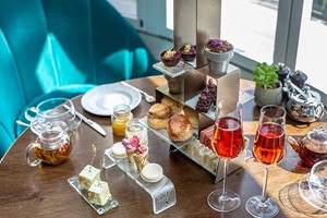 Botanical Afternoon Tea for Two at 5* London Marriott Hotel Park Lane