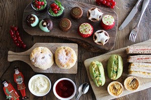 Midsummer Nights Dream Afternoon Tea with Cocktail for Two at The Swan at The Globe