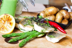 Three Course Brunch with Bottomless Fizz for Two at Hilton Canary Wharf Hotel