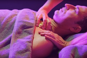 LUSH SPA THE GOOD HOUR 70 Minute Sea Themed Firm Full Body Massage for One
