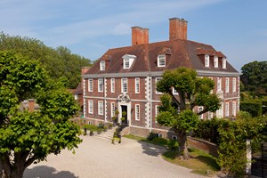 Overnight Stay with Garden Entry and Dinner for Two at The Salutation