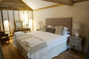 Luxury Overnight Escape for Two at Retreat East