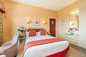 Overnight Escape with Wine for Two at The Lindum Hotel