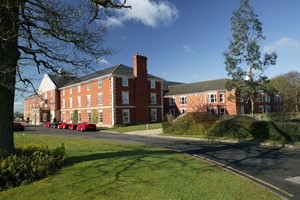 Luxury Overnight Spa Break with 40 Minute Treatment and Dining at Whittlebury Hall