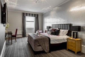 Overnight Break in an Executive Room with Bubbles for Two at Muthu Westcliff Hotel