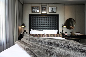 Overnight Stay with a Three Course Meal and a Glass of Prosecco for Two at Hotel Gotham