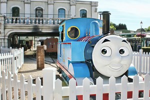 Drayton Manor Park Tickets for Two Adults and Two Children