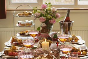 Family Christmas Festive Tea at Home for Four with Piglet's Pantry