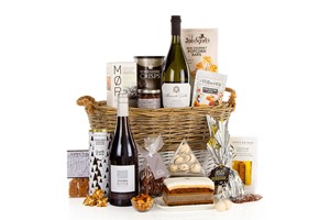 Snowy Delights Basket Hamper