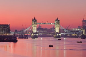 Thames Showboat Dining Cruise for Two Special Offer