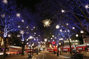 Christmas Lights Open Top Vintage Bus Tour for Two in London