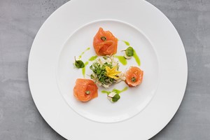 Bateaux London River Thames 3 Course Dinner Cruise with a Bottle of Wine for Two