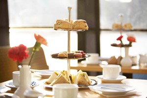 Afternoon Tea on the Thames with Moet and Chandon Champagne for Two