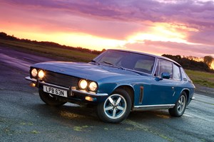 Self Guided Country Drive in a Deluxe Classic Car