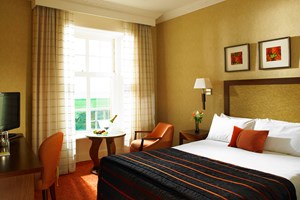 One Night Spa Escape for Two with Dinner at The Marine Hotel