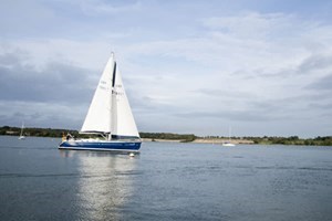 Full Day Sailing Experience with Lunch in Ipswich
