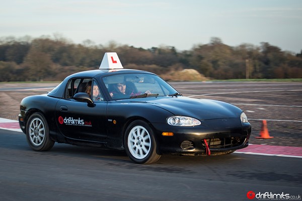 Under 17s Fun Drive Advance Pro Experience with Drift Limits