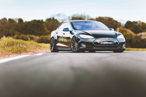 12 Lap Tesla Model S P90d Driving Experience for One