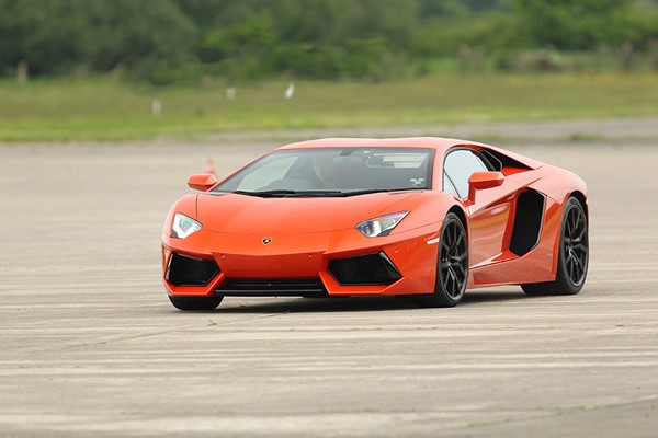 Ultimate Lamborghini Driving Experience for One with Free High Speed Ride  from Buyagift