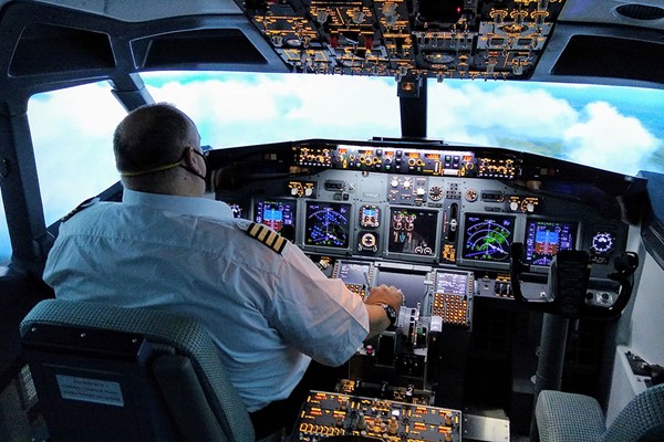 One Hour Boeing 737 Flight Simulator Experience in Newcastle-Upon-Tyne for One 