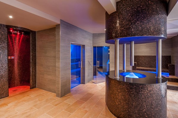 Spa Session with Mud Rasul and Afternoon Tea at Gomersal Park Hotel For Two picture