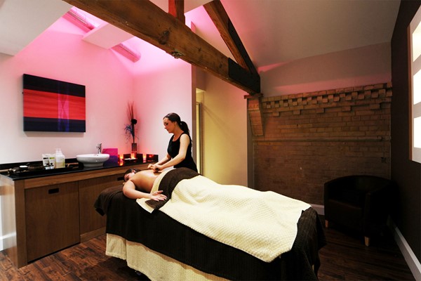 Premium Bannatyne Spa Day with 40 Minute Treatment for Two – Special Offer