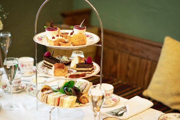 Buy Afternoon Tea with Bottomless Fizz or Gin for Two in Coghlans at Barningham Buy Afternoon Tea with Bottomless Fizz or Gin for Two in Coghlans at Barningham