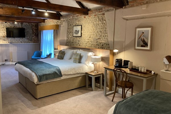 Coastal Overnight Winter Stay in Norfolk for Two with Breakfast at the Lobster picture