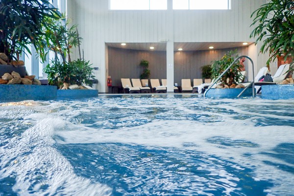 Deluxe Overnight Spa Break with 60 Minute Treatment and Dinner for Two at The Malvern Spa Hotel picture