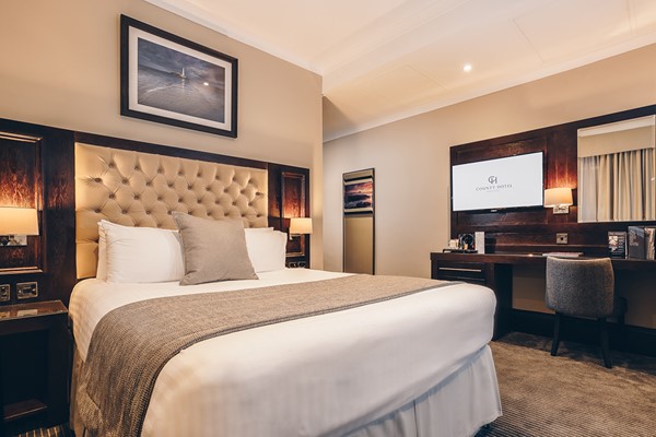 One Night Stay with Dinner for Two at The County Hotel Newcastle