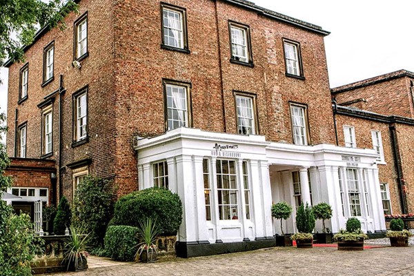 Overnight Spa Break with 40 Minute Treatment and Dinner for Two at Bannatyne Darlington