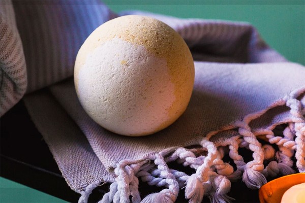Fizzy Bath Bomb Making Workshop for Two at Token Studio