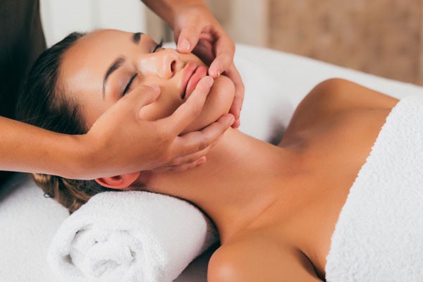 Decadence Day with Two Treatments and Lunch for One at Whittlebury Park picture