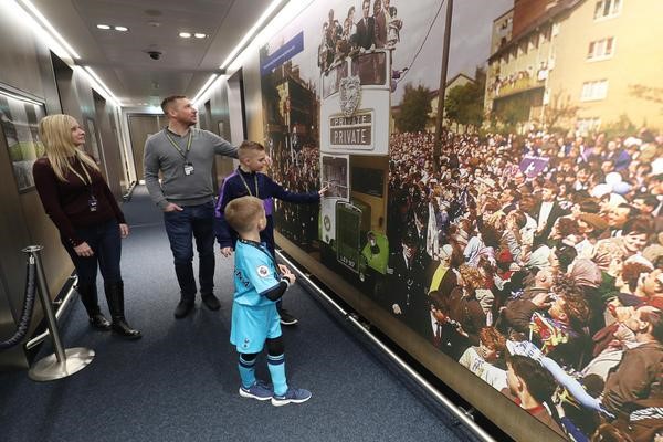 Tottenham Hotspur Stadium Family Tour with Souvenir Photo