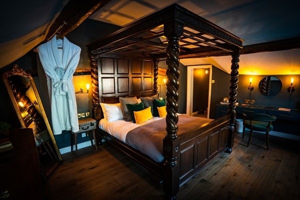 Two Night Stay with Dinner and Fizz for Two at The Bridge Hotel