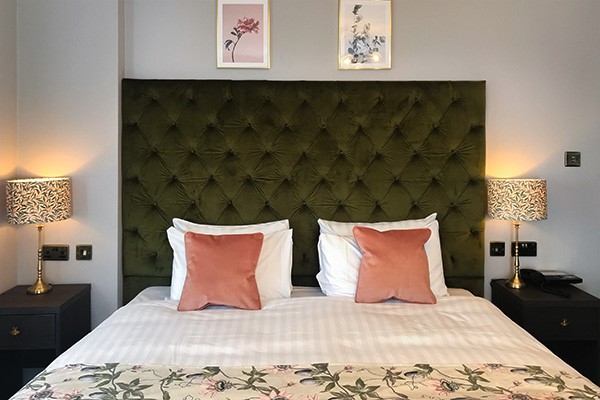 Two Nights with Dinner for Two at Hotel Collingwood