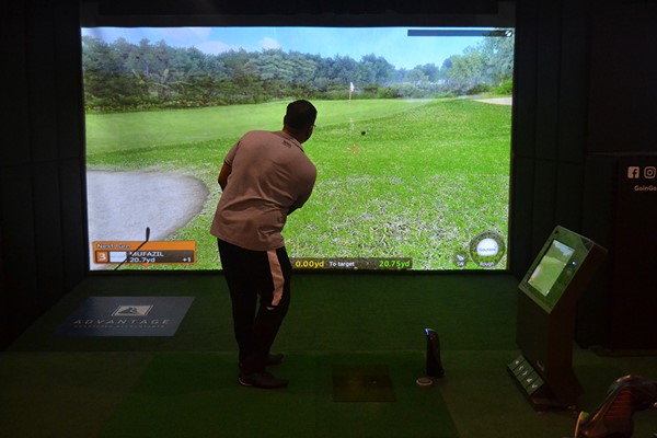 Indoor Virtual Golfing Experience for Two