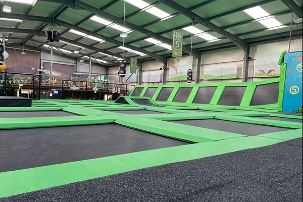 Two Hour Trampolining Session for Two with a Drink at Hanger 5