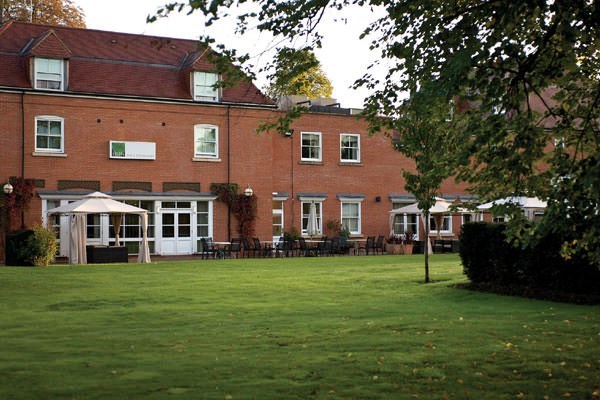 One Night Break with Dinner at Pinewood Hotel