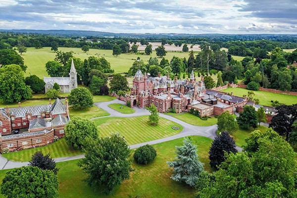Overnight Stay with Murder Mystery Dinner for Two picture