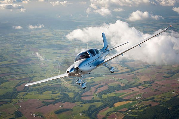 One Hour Flying Lesson in Gloucestershire