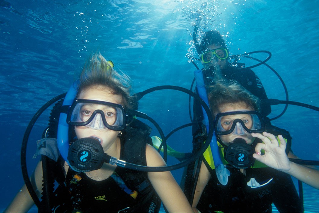 PADI Scuba Diving Experience in Peterborough for One Adult and One Child