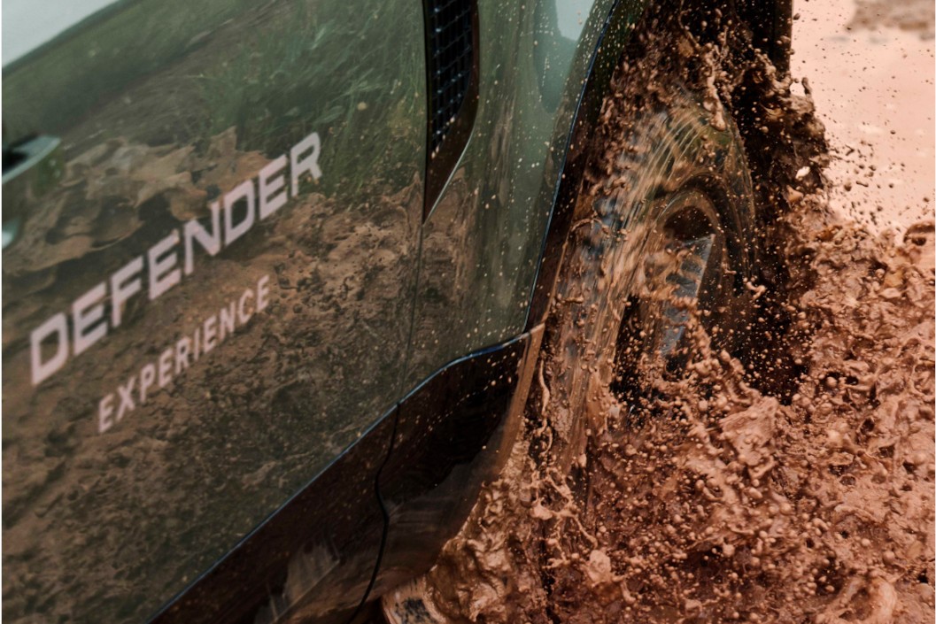 Defender or Discovery One Hour Experience