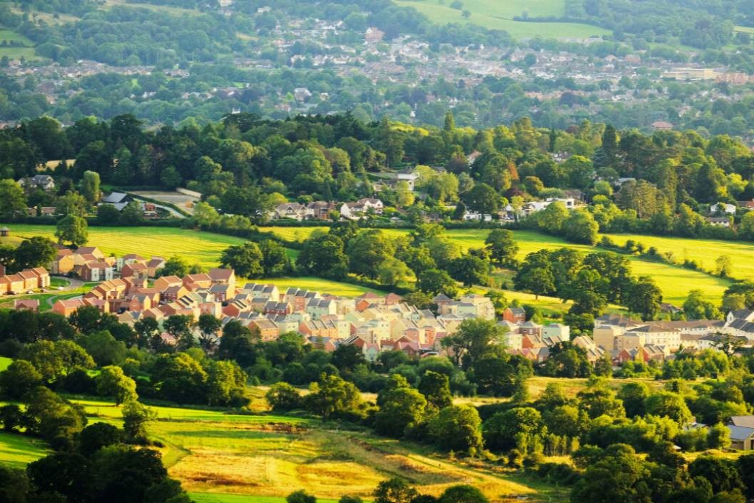 Cotswolds 30 Minute Helicopter Tour for Three with Helicentre Aviation Academy