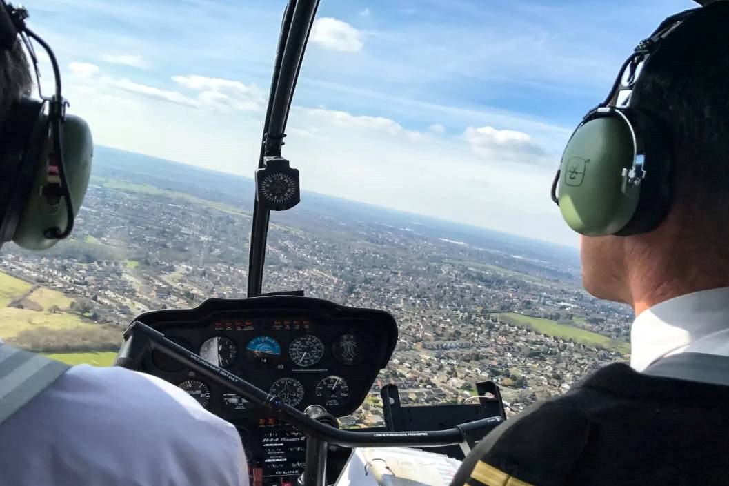 Leicester 20 Minute VIP Helicopter Experience for One with Helicentre Aviation Academy